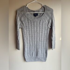 American Eagle Outfitters Gray Cable Knit Sweater size Medium Y2K